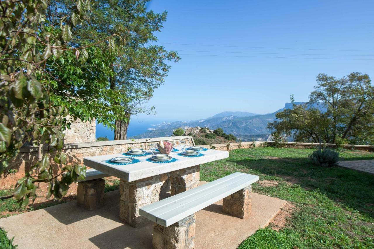 Villa Serenis Porovitsa 外观 照片